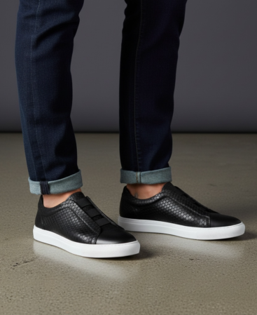 Massi Milano Slip-On Sneaker Schwarz mit Rollenprägung